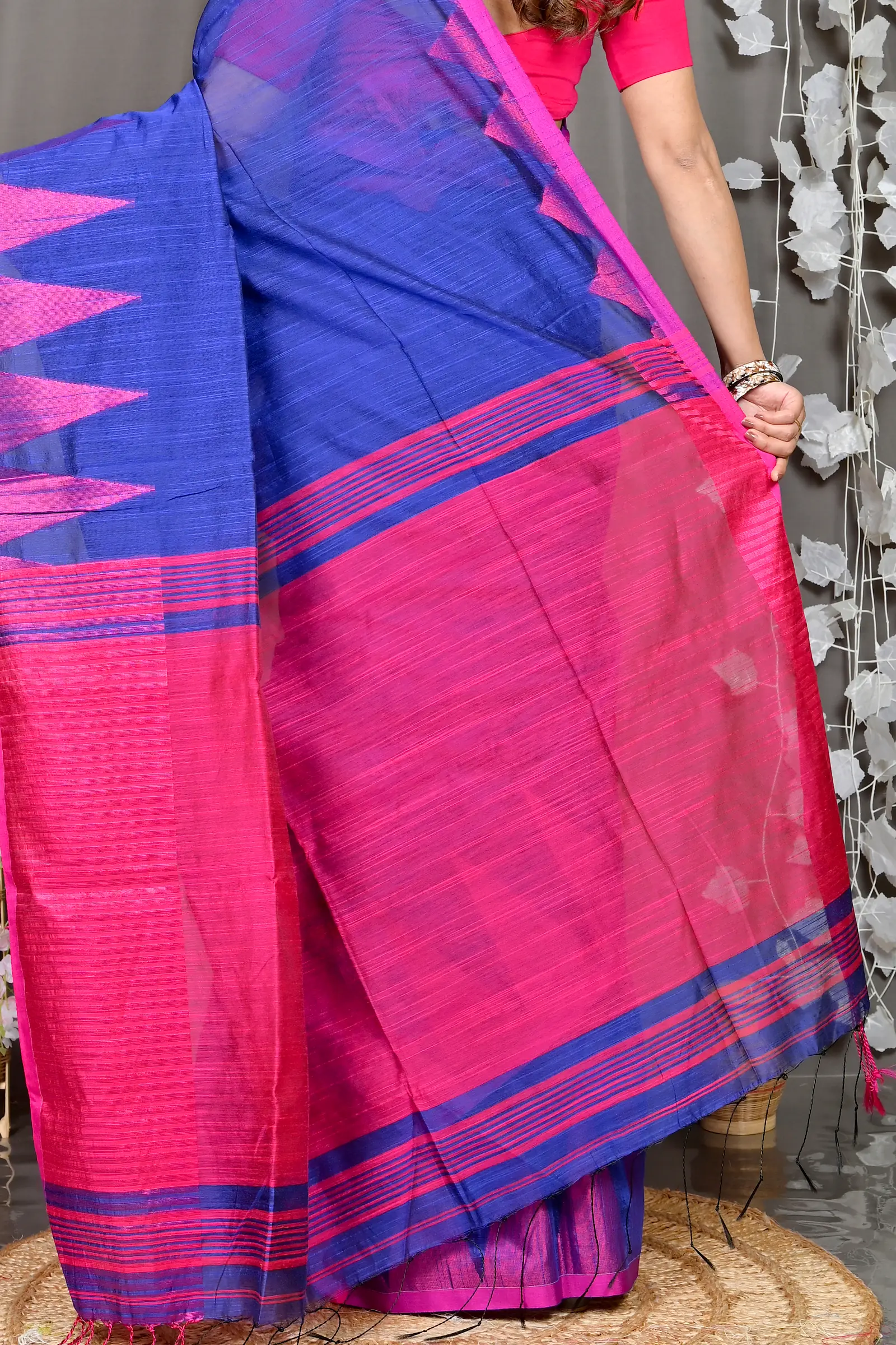 Blue Cotton Blended Pariva Hand Loom Saree (354)